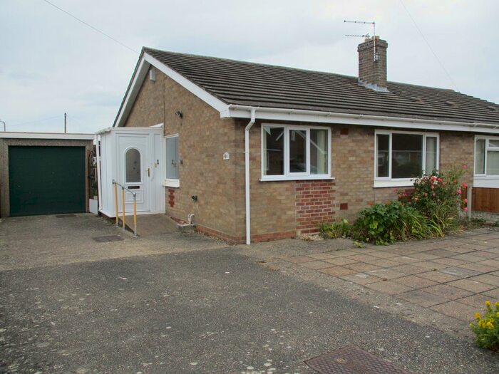 2 Bedroom Semi-Detached Bungalow To Rent In Rectory Close, Long Stratton, Norwich, NR15