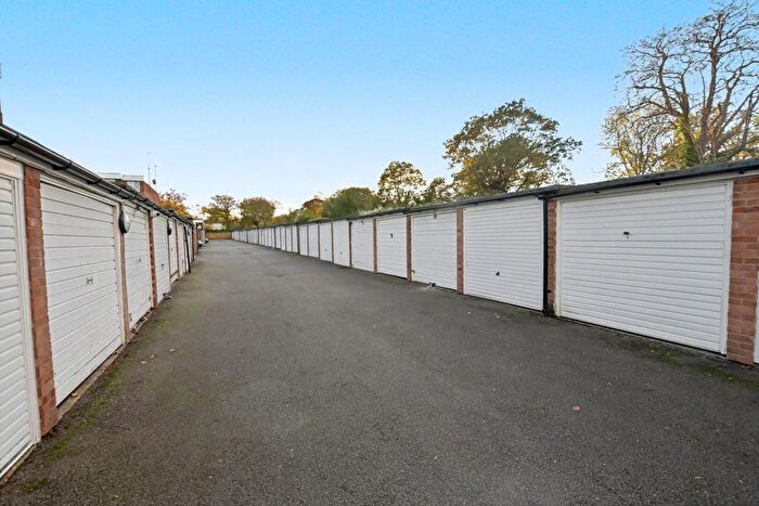 Garage / Parking To Rent In New Wanstead, Wanstead, E11