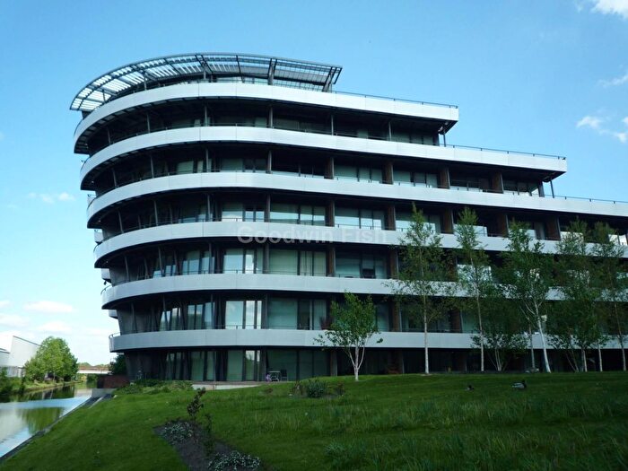 2 Bedroom Flat To Rent In Budenberg Woodfield Road, Altrincham, WA14