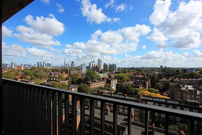 2 Bedroom Flat To Rent In Horatio Apartments, Graphite Square, London, SE11