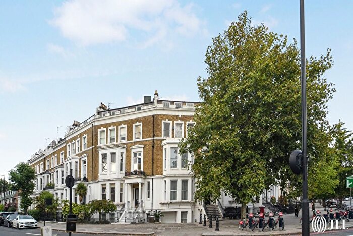 2 Bedroom Flat To Rent In Cromwell Crescent, London, SW5
