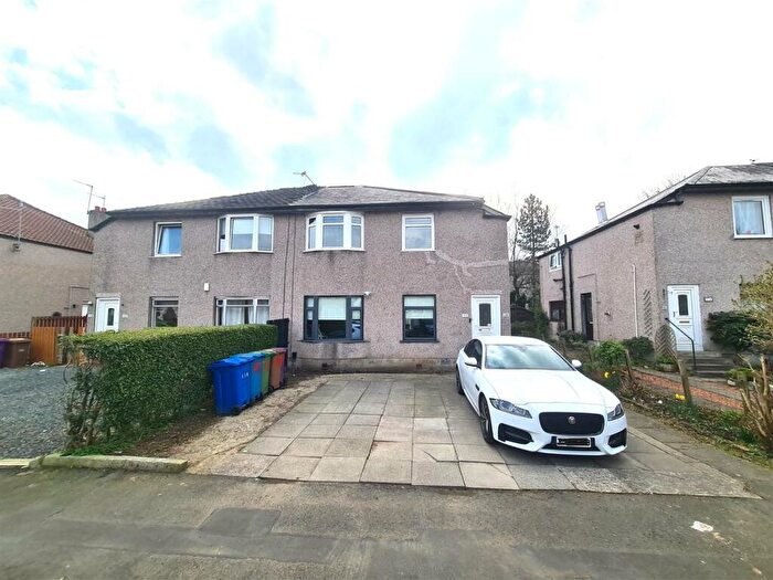 3 Bedroom Apartment To Rent In Ashcroft Drive, Croftfoot, Glasgow, G44