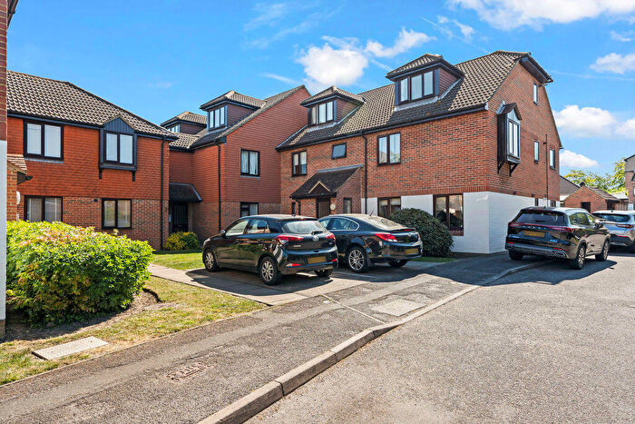 2 Bedroom Flat For Sale In Chelsea Gardens, Sutton, SM3
