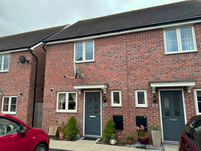 2 Bedroom Terraced House To Rent In Alnwick Close, Rushden, NN10