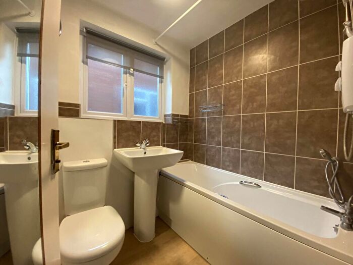 2 Bedroom Cluster House To Rent In Waterside, Edlesborough, LU6