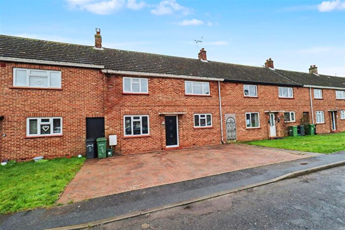 3 Bedroom Terraced House For Sale In Marks Garden, Braintree, CM7
