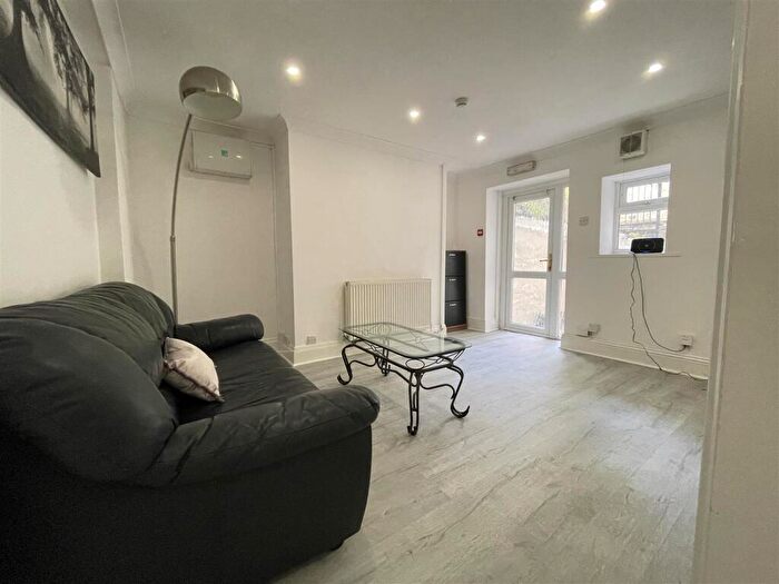 1 Bedroom Apartment To Rent In Gordon Road, Cardiff, CF24