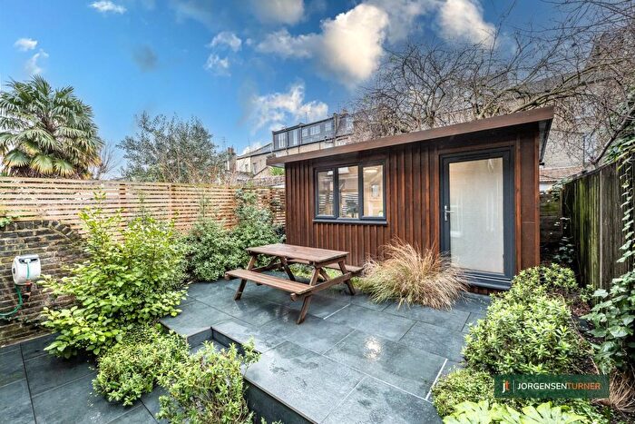 1 Bedroom Flat For Sale In Wood Lane, Shepherds Bush, London, W12