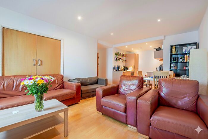 2 Bedroom Apartment For Sale In One Fletcher Gate, Adams Walk, Nottingham, Nottinghamshire, NG1