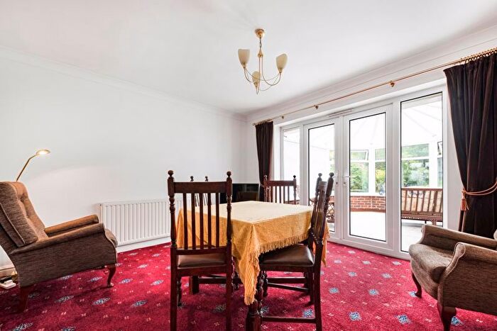 5 Bedroom Detached House For Sale In Blackfen Road, Sidcup, DA15