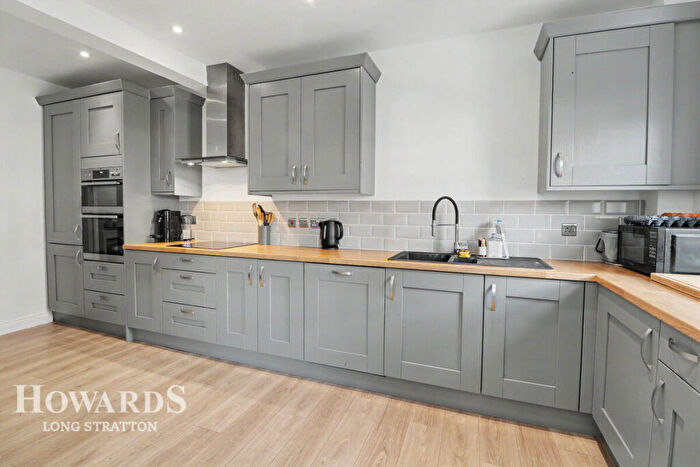 3 Bedroom Terraced House For Sale In Stoke Road, Thorndon, IP23