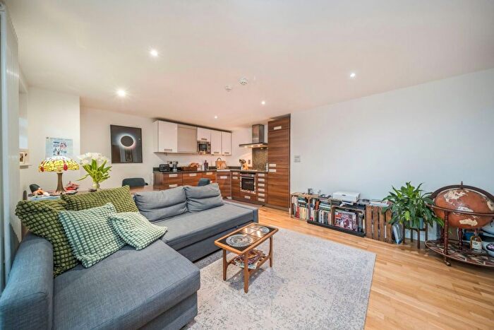 2 Bedroom Flat For Sale In Woolwich Road, Greenwich, SE10