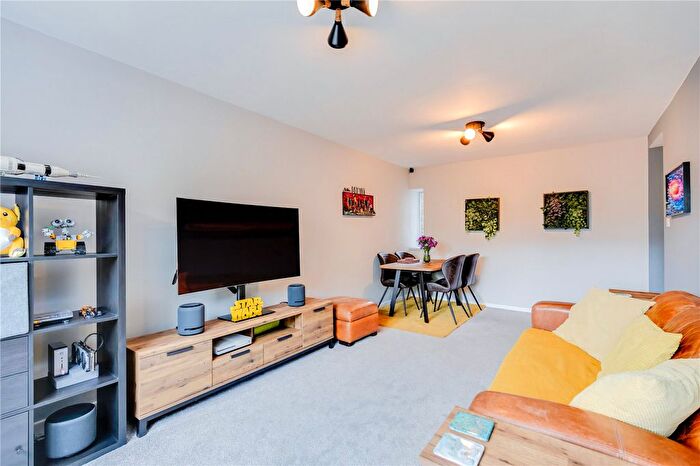 2 Bedroom Flat For Sale In Cowper Court, Cowper Place, Roath, Cardiff, CF24