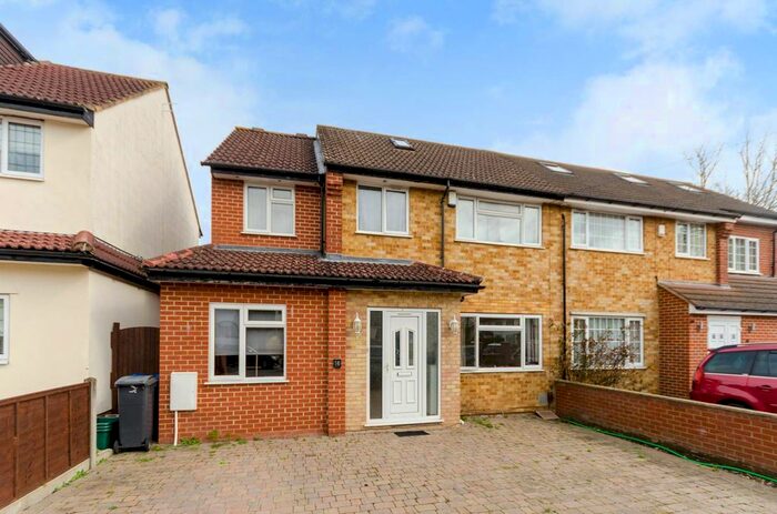 5 Bedroom Property To Rent In Windermere Road, Kingston, London, SW15