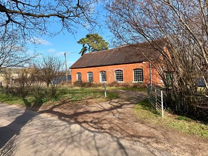 3 Bedroom Detached House For Sale In Woburn Lane, Aspley Guise, MK17