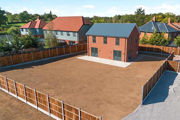 3 Bedroom Detached House For Sale In Barley Mow Lane, St.Albans, AL4