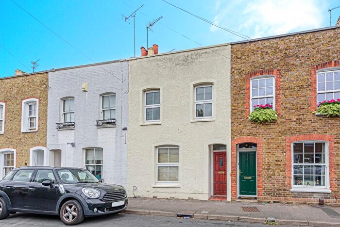 2 Bedroom Terraced House For Sale In Albert Street, Windsor, SL4