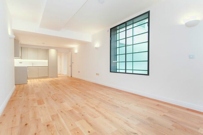 2 Bedroom Flat To Rent In Western Avenue, Perivale, Greenford, UB6