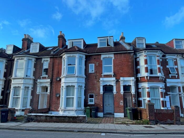 3 Bedroom Flat To Rent In Waverley Road, Southsea, PO5