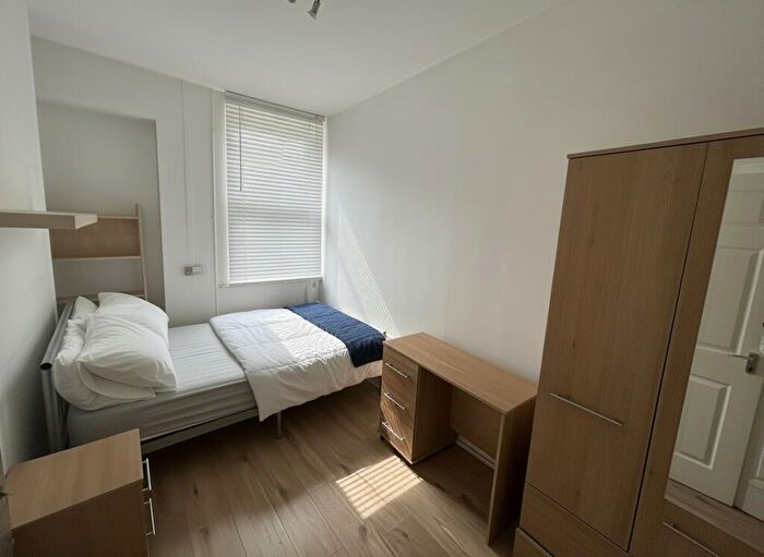 1 Bedroom Flat To Rent In A Peveril Street - Room, Arboretum, East Midlands, NG7