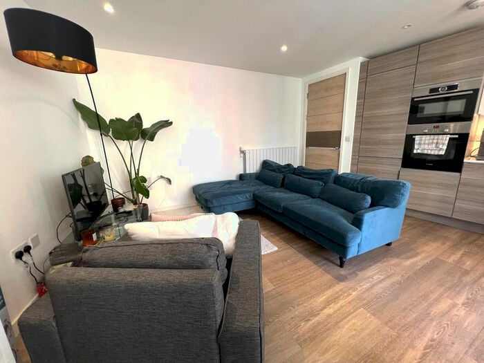 2 Bedroom Flat To Rent In Ashton Reach, Surrey Quays, SE16