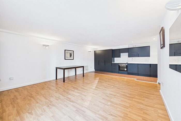 2 Bedroom Flat To Rent In The Hicking Building, Queens Road, NG2