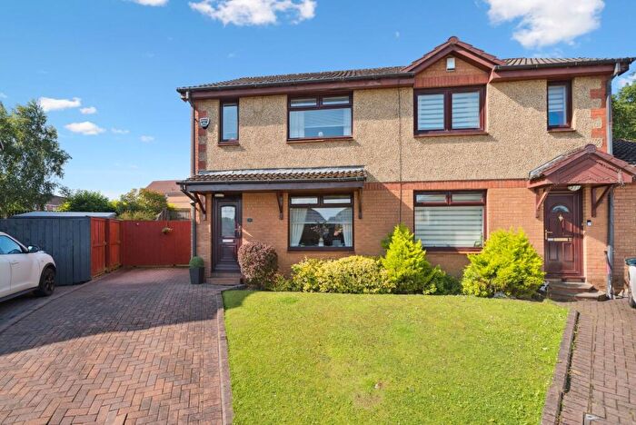 3 Bedroom Semi-Detached House For Sale In Haberlea Gardens, Darnley, G53