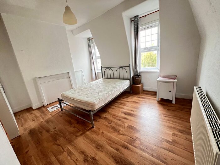 4 Bedroom Maisonette To Rent In Tottenham Lane, London, N8