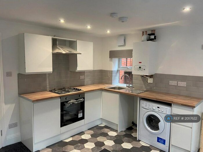 1 Bedroom Flat To Rent In Old Lansdowne Road, Manchester, M20