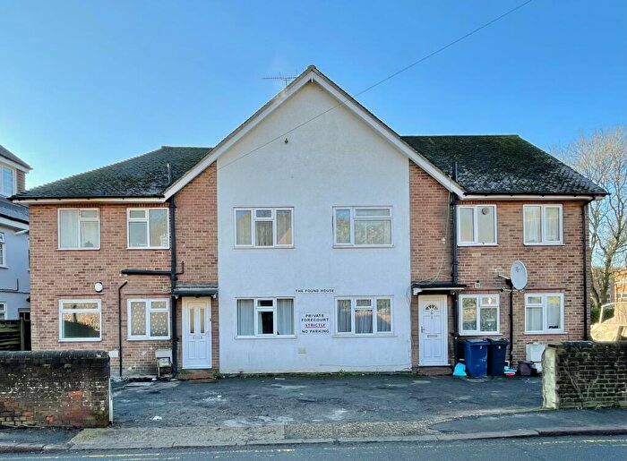 2 Bedroom Maisonette To Rent In Waterside, Chesham, HP5