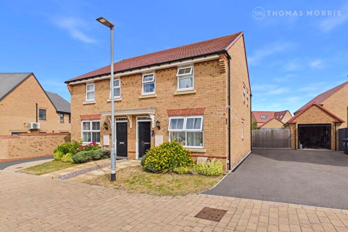 3 Bedroom Semi Detached House For Sale In Roberts Close, Godmanchester, Huntingdon, Cambridgeshire, PE29