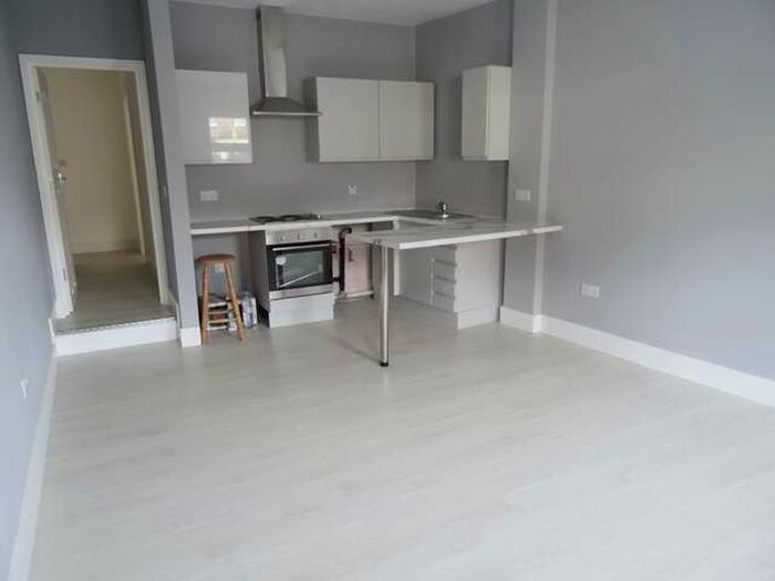 1 Bedroom Maisonette Flat To Rent In Framfield Road, Mitcham, London, CR4