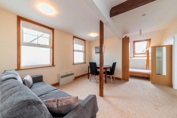 Studio To Rent In Corfton Road, London, W5