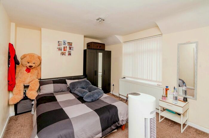3 Bedroom Terraced House For Sale In Vimy Road, Wednesbury, West Midlands, WS10