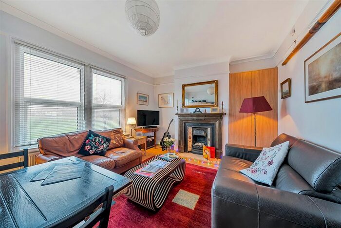 1 Bedroom Flat To Rent In High Road, Wood Green, N22