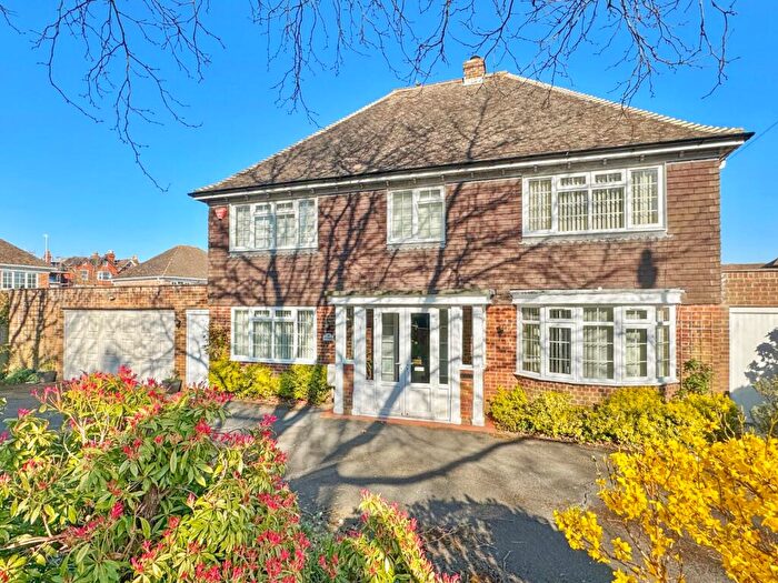 4 Bedroom Detached House For Sale In Godwyn Road, Folkestone, Kent, CT20