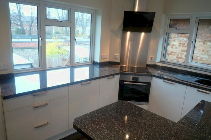 2 Bedroom Maisonette To Rent In Grove Road, Surbiton, KT6