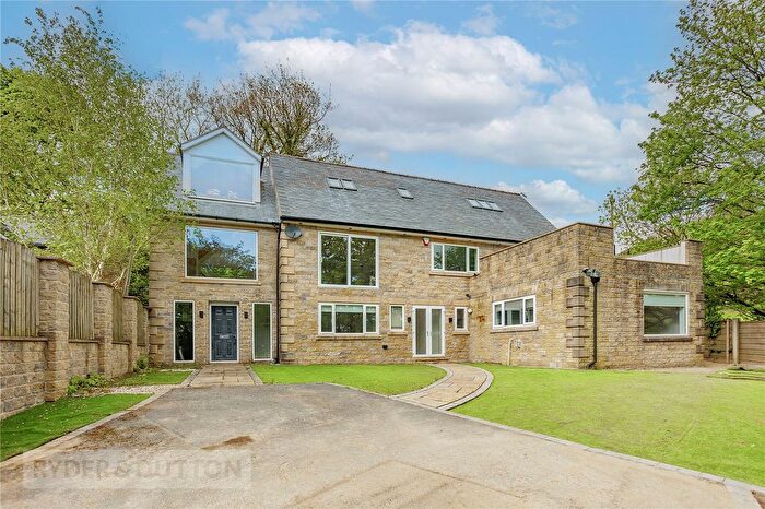 5 Bedroom Detached House For Sale In Stockport Road, Mossley, OL5