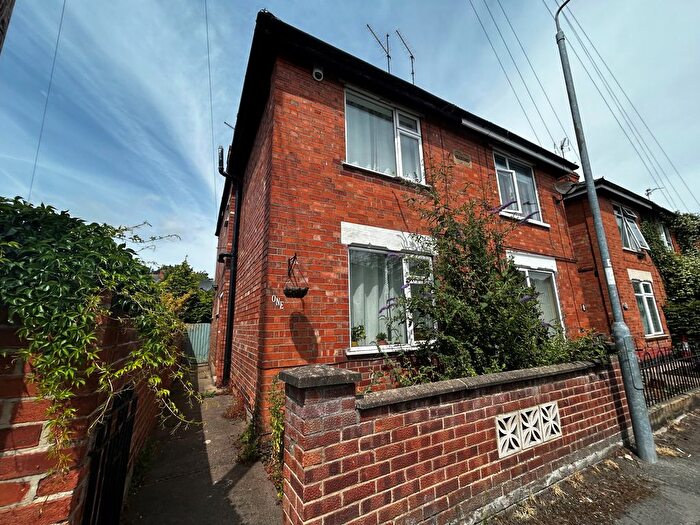 3 Bedroom Semi-Detached House To Rent In Lawrence Street, Newark, NG24