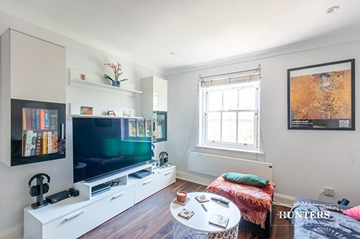 1 Bedroom Flat To Rent In Randolph Gardens, Maida Vale, NW6