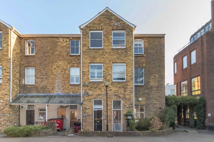 1 Bedroom Flat To Rent In Bridle Close, Kingston Upon Thames, KT1