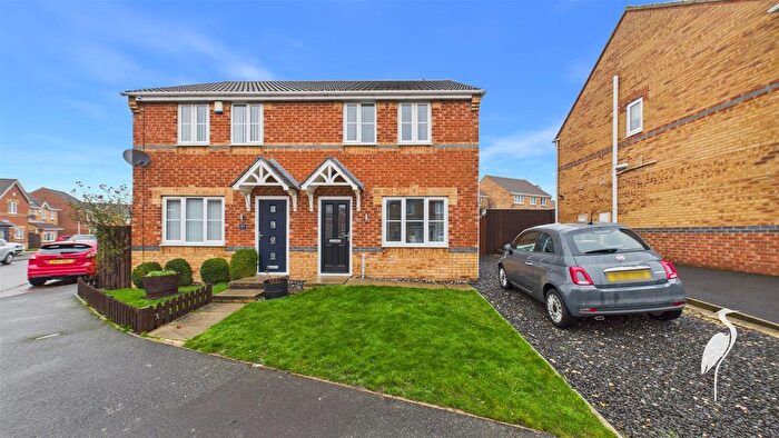 3 Bedroom Semi Detached House For Sale In Halesworth Drive, Havelock Park, Sunderland, SR4
