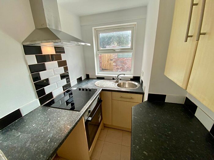 Studio To Rent In Cheddon Road, Taunton, TA2