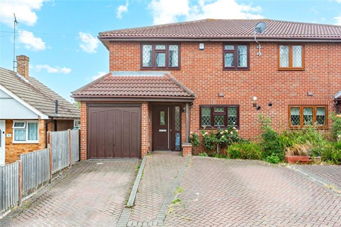 4 Bedroom Semi-Detached House For Sale In Crouch Drive, Wickford, Essex, SS11