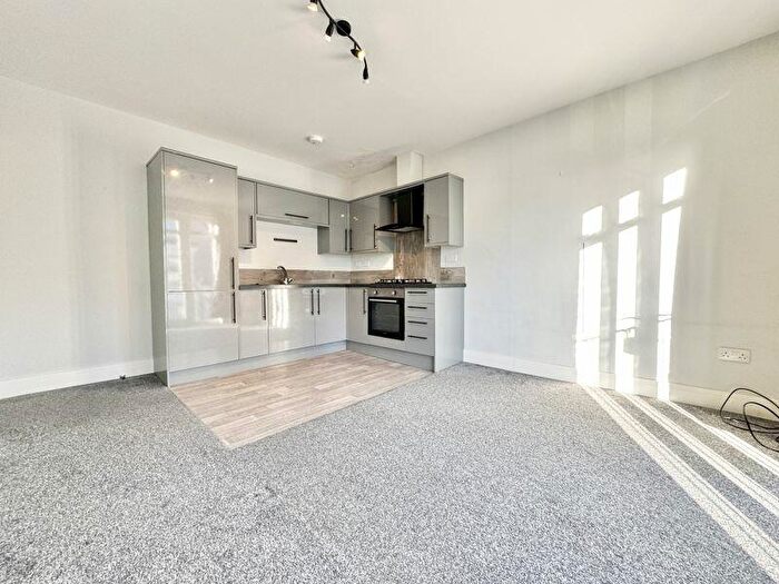 2 Bedroom Flat To Rent In Albert Road, Cleethorpes, DN35