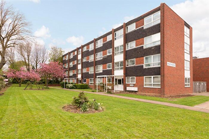 1 Bedroom Flat To Rent In Chase Side, London, N14