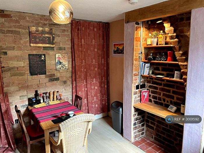 2 Bedroom Terraced House To Rent In Cecil Street, Nottingham, NG7