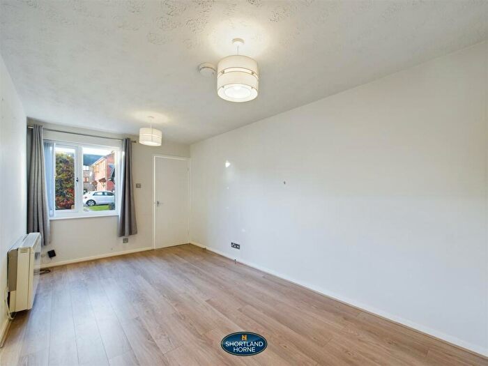 1 Bedroom Maisonette To Rent In Brunel Close, Stoke, Coventry, CV2
