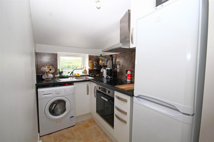 1 Bedroom Flat To Rent In Totteridge Road, High Wycombe, HP13
