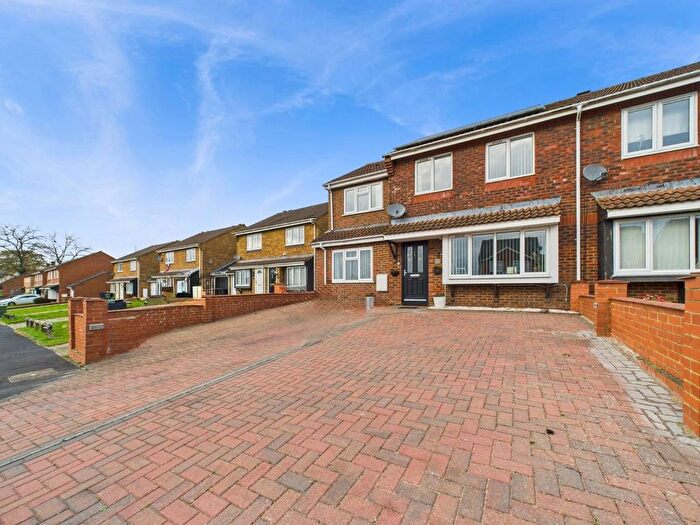 5 Bedroom Semi Detached House For Sale In Conway Road, Calcot, Reading, RG31